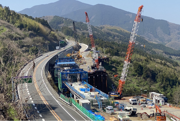 松山自動車道